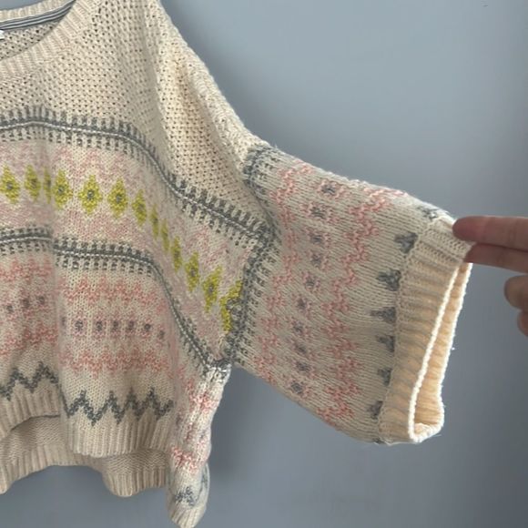 Cozy Multicolor Knit Sweater - Picture 7 of 16